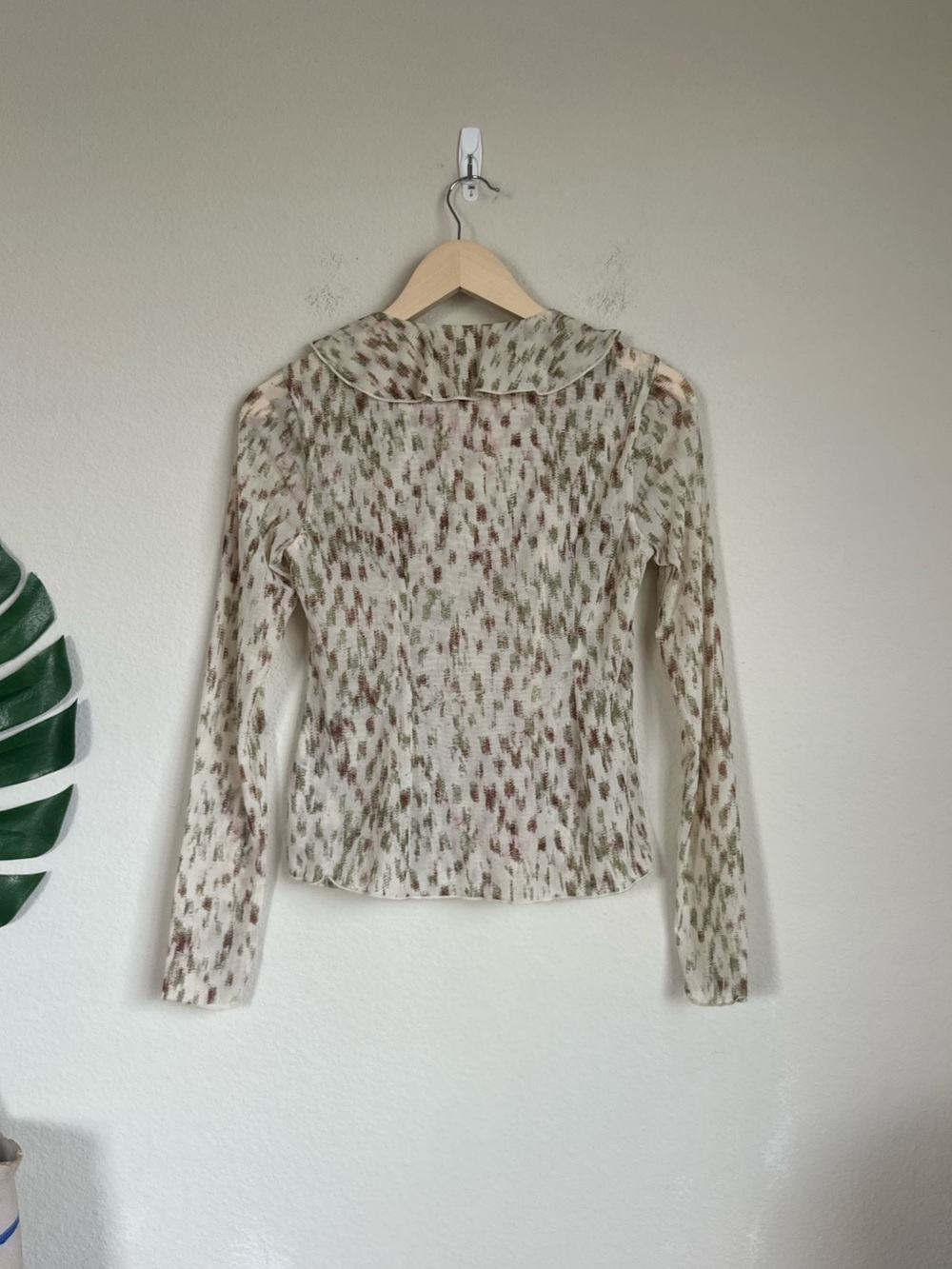 Cabi Ruched Mesh Dapple Top - Picture 9 of 11